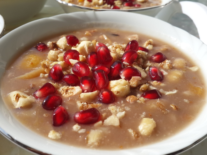 pomegranate, serving size, wellbeing, hazelnut, 4K, food, meal, bowl, porridge, fruit, ready-to-eat, indoors, seed, sweet, no people, breakfast, freshness