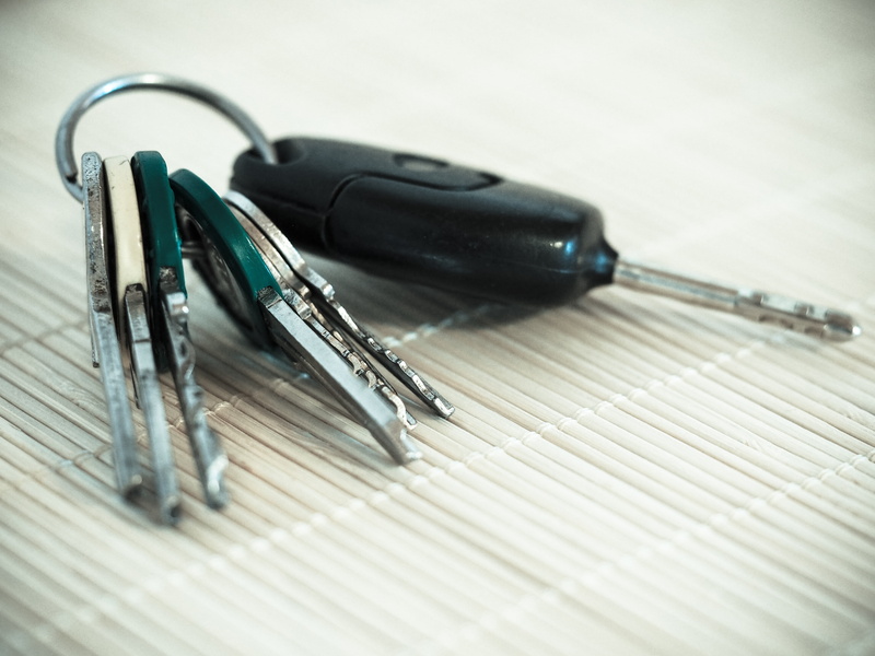 equipment, federal government, office supply, house keys, indoors, door, garage key, technology, nib, home, 4K, fountain pen, table, old, studio shot