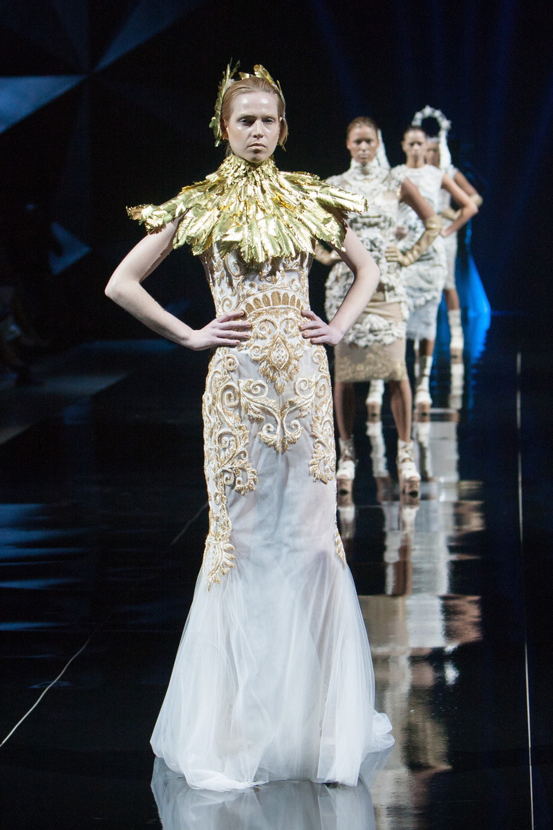design, incidental people, real people, garment, female, adult, leisure activity, indoors, stage - Performance Space, people, costume, young women, fashion Model