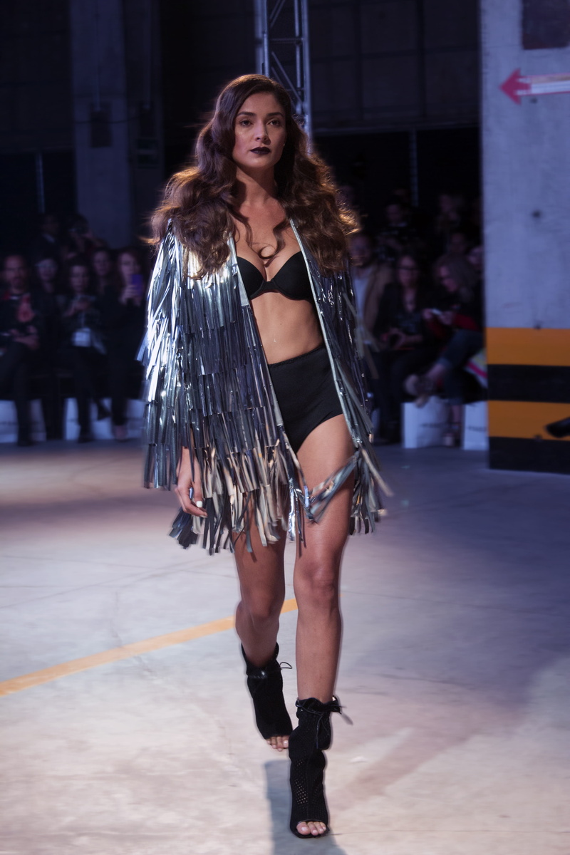 long hair, women, style, clothing, showing, stage - Performance Space, dancing, beauty, stage Make-up, young women, portrait, collection, fashion Week