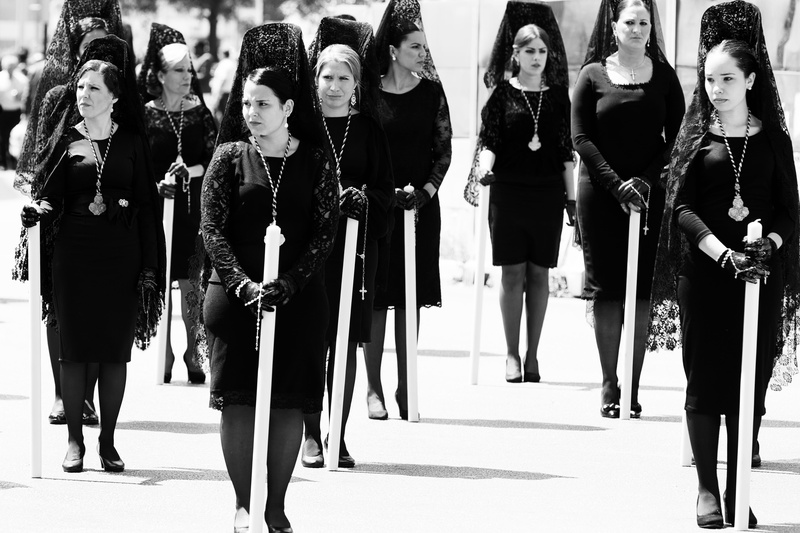 catwalk - stage, procesión, 4K, quinoal, semana santa, full length, women, day, in a row, clothing, hairstyle, lifestyles, fashion, religión, blanco y negro