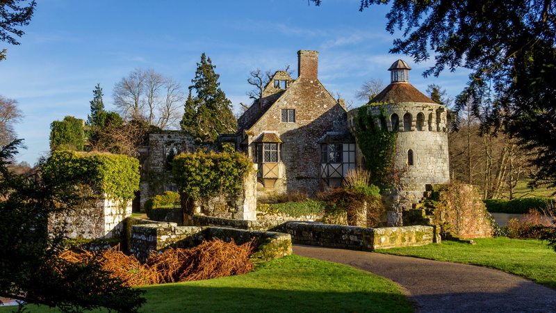 famous Place, the past, summer, castle, tree, old, ditch, tourism, house, sunlight, belief, hedge, no People, tower, travel, cultures, building Exterior