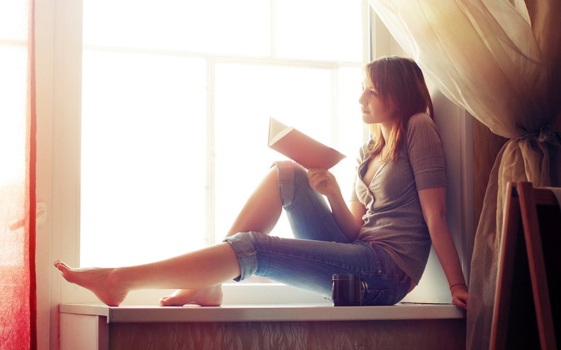 leisure activity, adult, woman, full length, publication, side view, books, lifestyles, indoors, young women, one person, feet, reading, women, 1080P