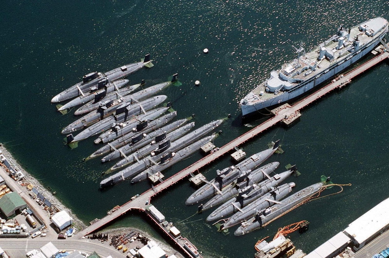 architecture, built structure, lot, moored, high angle view, military, harbor, mode of transportation, luxury, submarine, 1080P, outdoors, Japan, sailboat