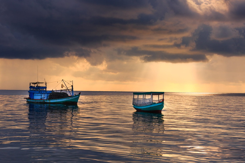 sunset, tranquility, the beach, pier, sailing, two, clouds, waterfront, sea, dawn, boats, the fishermen, channel, beauty in nature, tropical sea, transportation