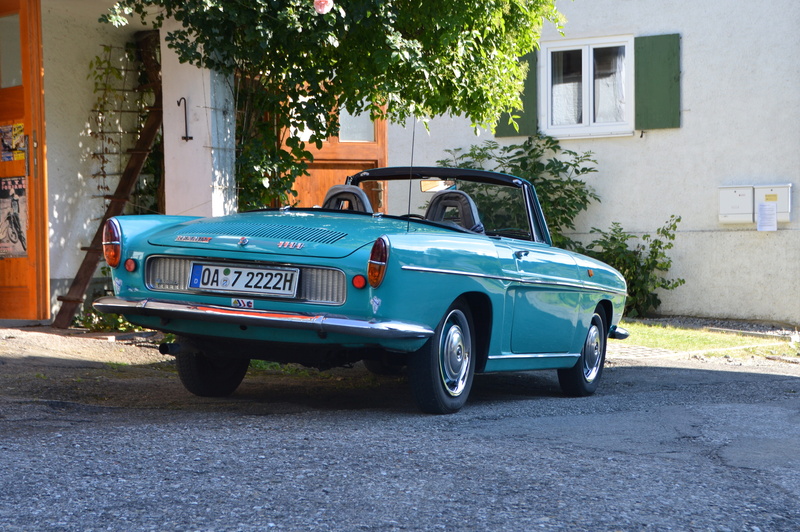 car, outdoors, vintage car automobile, collectors item, auto, no people, renault, road, vintage, maintained, stationary, architecture, built structure