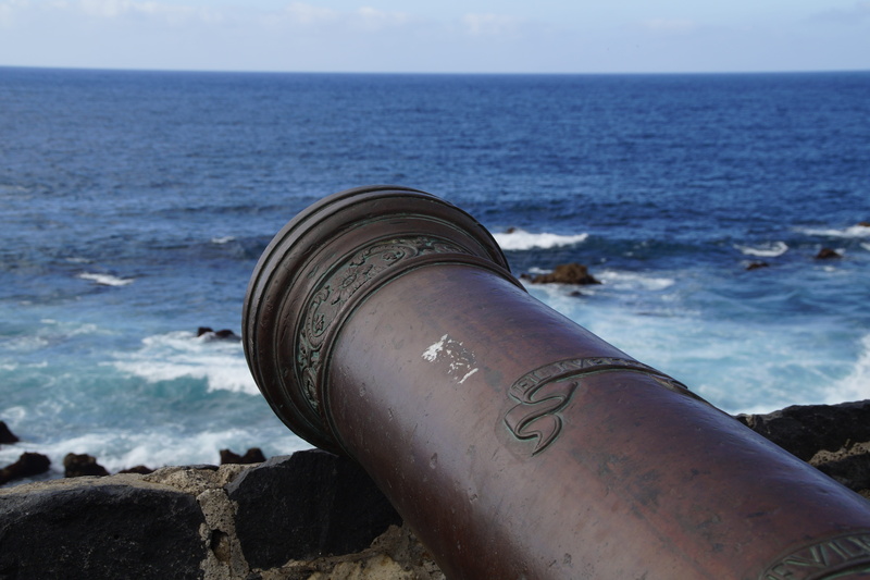 5K, outdoors, beach, tranquility, old, barrel of a gun, tranquil scene, spain, water, close-up, sea, castle, cannon, beauty in nature, sea view, horizon