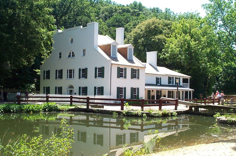 reflection, no people, chesapeake ohio canal, residential district, tree, tourists, great falls tavern, sunlight, green color, historic, lake, old, maryland