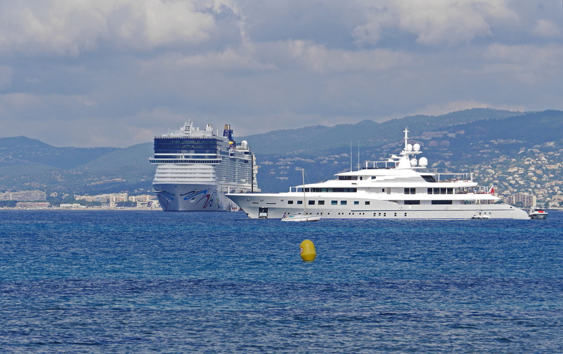 architecture, transportation, cruise ship, building exterior, mediteran, body, blue, calm, Côte D  Azur, boje, moving, nature, baie, craft, near, building
