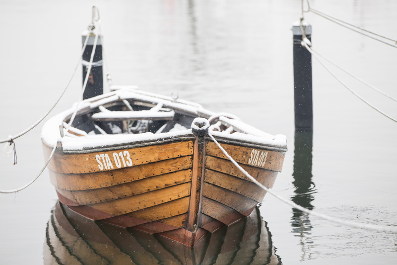 reflection, close-up, nautical vessel, pole, brown, ocean, sailboat, no people, sailing ship, white, rope, wooden, 5K, water transportation, sea, lake