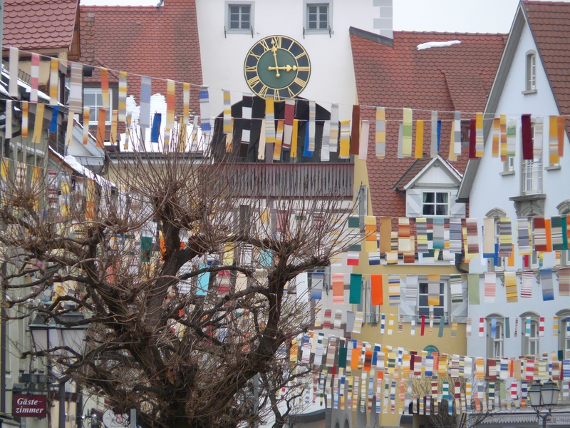 motor vehicle, architecture, house, window, woman carnival, nature, altweiberfastnacht, 2K, bare tree, row house, built structure, building, plant, apartment