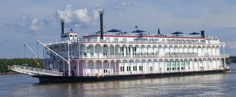 steamer, paddle-wheel, freight transportation, tourism, nature, passenger craft, building exterior, nautical vessel, ship, water, cruise ship, no people