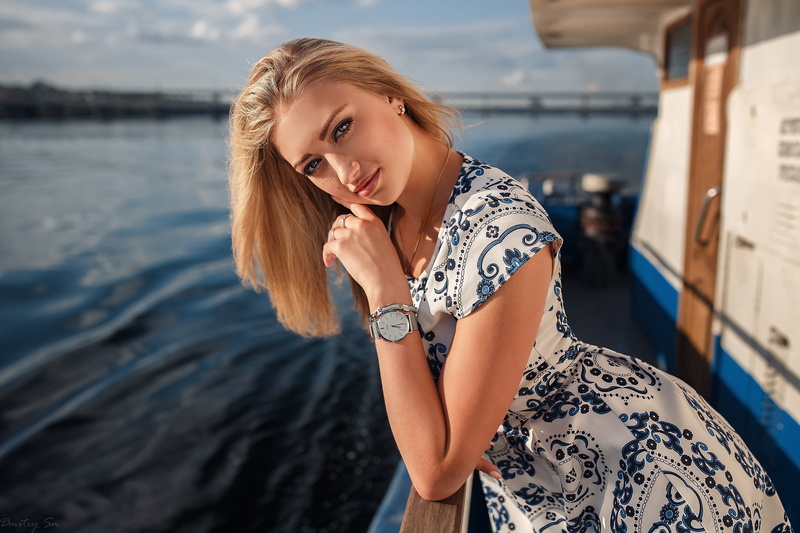 necklace, women, watch, depth of field, Dmitry Shulgin, 1080P, model, women outdoors, Lisa (model), blonde, looking at viewer, water, side view, portrait