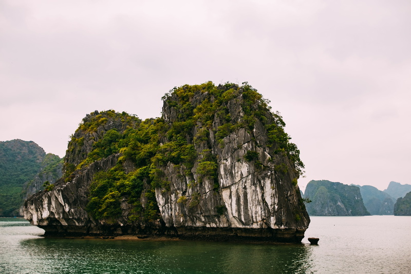 ha long bay, no people, sky, solid, tranquil scene, eroded, nature, 4K, coast, heritage, rocky coastline, beauty in nature, rock - object, mountain, cat ba island