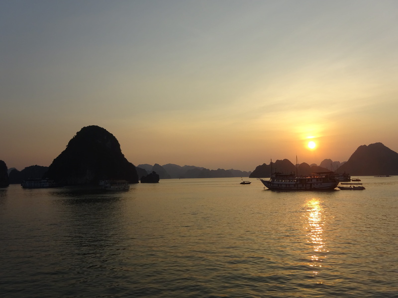 sun, water, tranquil scene, waterfront, idyllic, rock, nature, stack rock, tranquility, ha long bay, sky, vietnam, 4K, sunset, reflection, scenics - nature