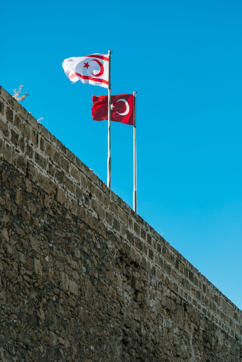 tarik, nature, wall - building feature, fort, north cyprus, day, stone wall, wall, 2K, low angle view, clear sky, patriotism, the past, flag, red, kyrenia