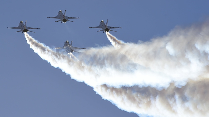 military, smoke, vapor trail, f16, aerospace industry, demonstration squadron, skill, jet, speed, aerobatics, smoke - physical structure, air show, airplanes