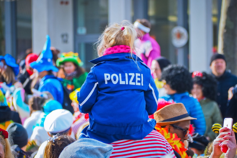 clothing, rear view, real people, dress up, annually, city, group of people, human, girl, customs, festival, dress, carnival, incidental people, focus on foreground