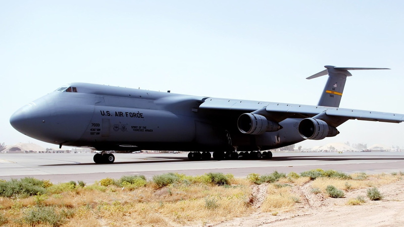 Lockheed C-5 Galaxy, environment, air vehicle, Lockheed, copy space, aircraft, u, outdoors, on the move, western script, military, air, day, aerospace industry