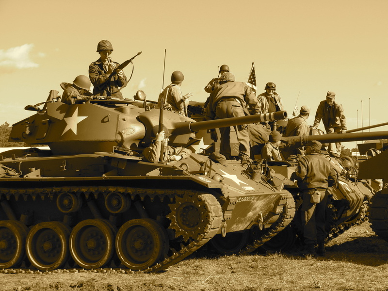 united states, standing, military uniform, sandwich, soldier, aggression, reenactment, land vehicle, wheel, machine, person, armed forces, armored, gun
