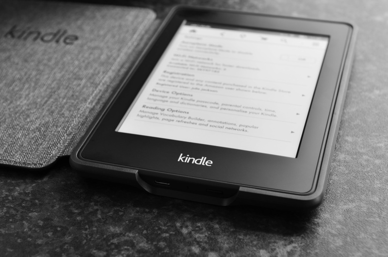 smart Phone, close-up, download kindle app, amazon, western script, communication, 4K, update my kindle, selective focus, connection, case, touch Screen