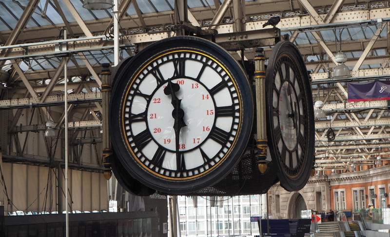 Waterloo Station, building exterior, minute, minute hand, instrument of time, city, architecture, shape, roman numeral, Clock, time, day, hands, circle