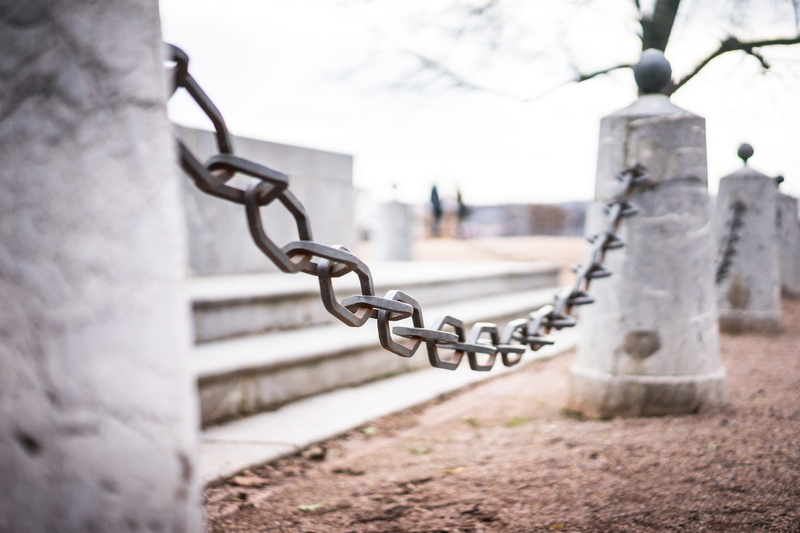selective focus, monument, building exterior, metal, memorial, architecture, no people, religion, Chain, Iron, old, connection, the past, history, around