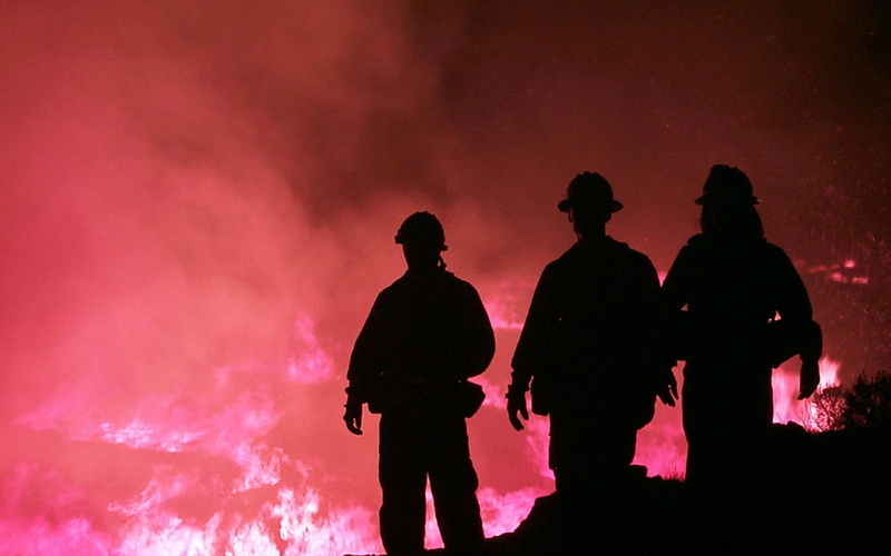 danger, flames, orange color, togetherness, firemen, three, water, protection, photo, occupation, silhouette, architecture, military, safety, real people