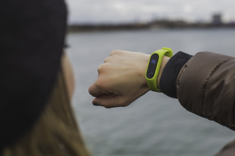 young adult, human arm, day, Hands, close-up, outdoors, Technology, Wellness, clothing, adult, Fitness, tracker, water, human limb, healthy lifestyle, human body part