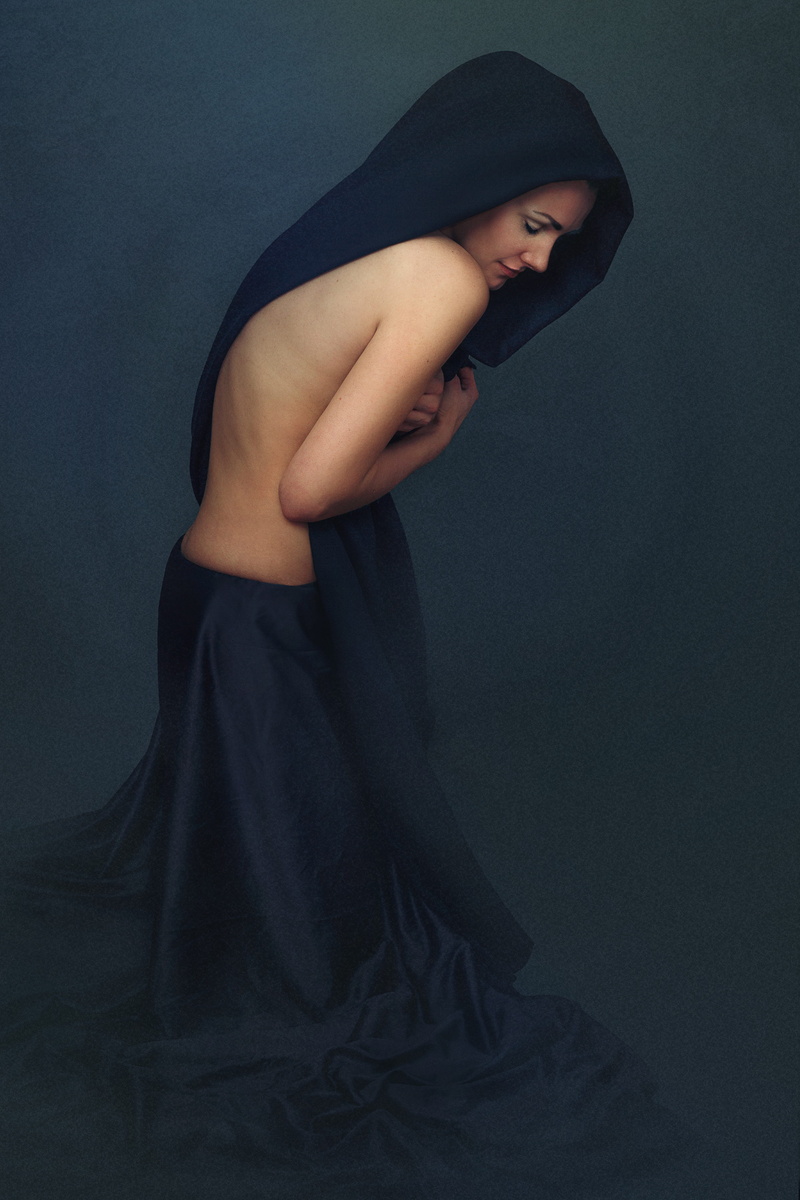 face, human, woman, 5K, beautiful woman, digital painting, art, fair, headscarf, one person, contemplation, loop, indoors, hair, standing, women, young adult