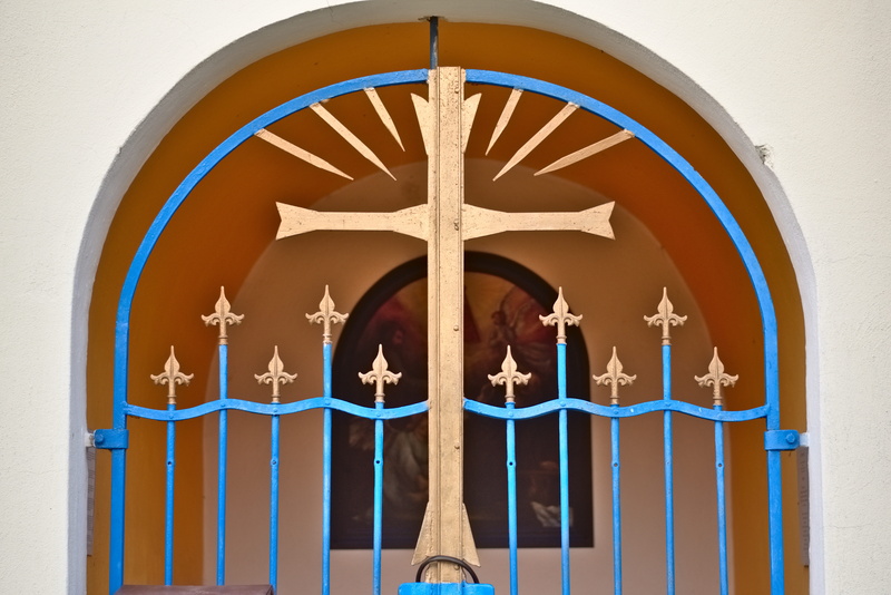 place of worship, day, arch, ornate, outdoors, wall - building feature, chapel, metal, window, 5K, humility, st, building, cross, faith, building exterior