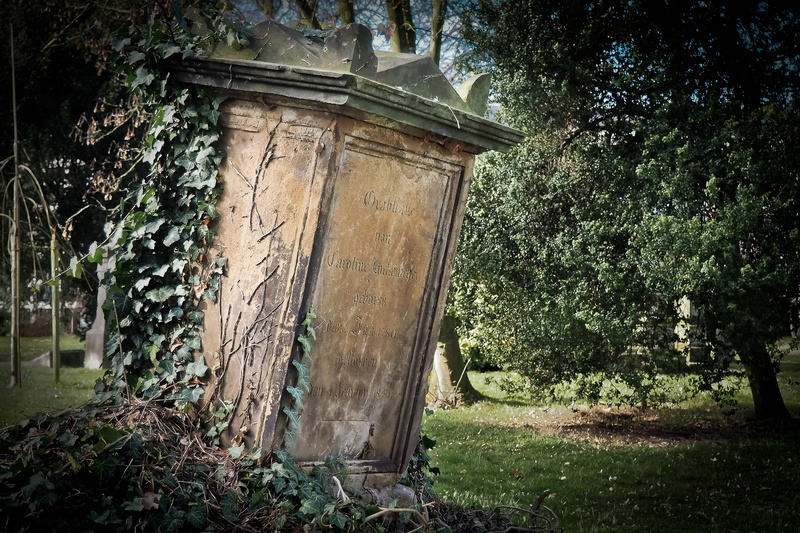 old, memory, building, day, plant, grave, grass, building exterior, shed, growth, overgrown, outdoors, sculpture, faith, nature, abandoned, entrance, loneliness