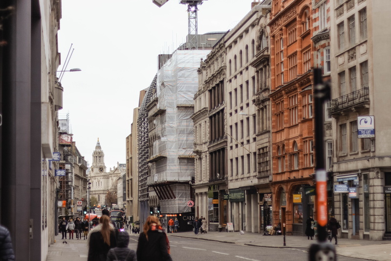 city, crowd, built structure, alleyway, street, people, city life, sky, pedestrian, day, united kingdom, london, road, human, neighborhood, women, intersection
