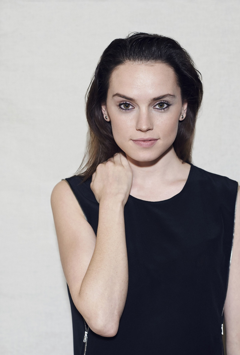looking at camera, fashion, young women, studio shot, hair, hairstyle, front view, fahrbar+, one person, black dress, brunette, adult, young adult, 2K