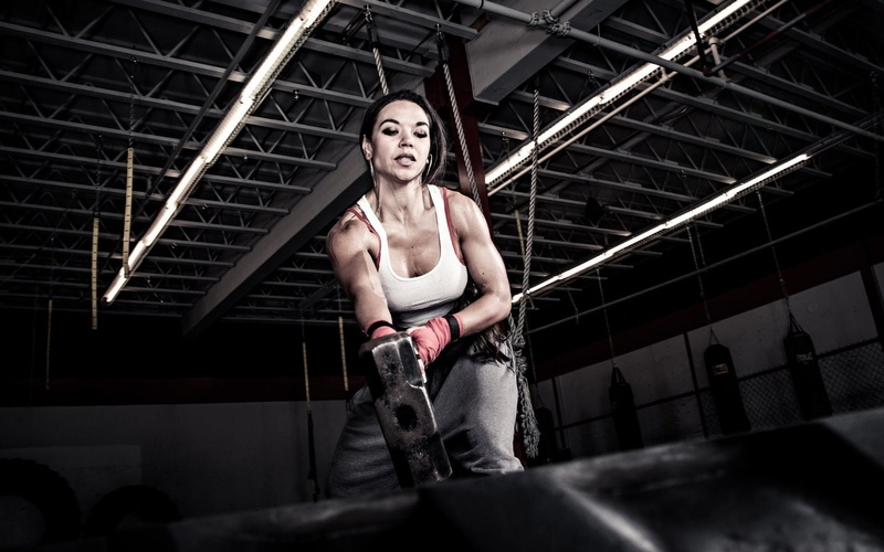 women, 1080P, three quarter length, real people, beautiful woman, CrossFit, sport, leisure activity, young women, hammer, looking at camera, front view