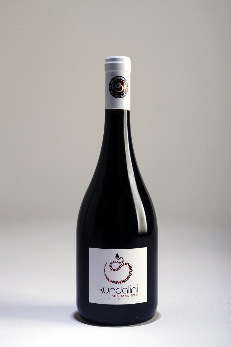 indoors, 2K, white, container, surface, kundalini, wine bottle, drink, food and drink, close-up, assembly, red wine, still life, label, white background