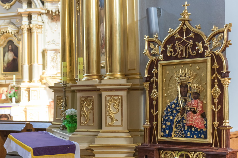 gold colored, art and craft, saint, catholicism, altar, building exterior, temple, place of worship, the past, church, built structure, history, famous Place