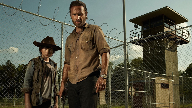 fence, architecture, outdoors, Andrew Lincoln, adult, Carl Grimes, cowboy, nature, standing, 1080P, men, hat, Rick Grimes, barrier, day, males, The Walking Dead