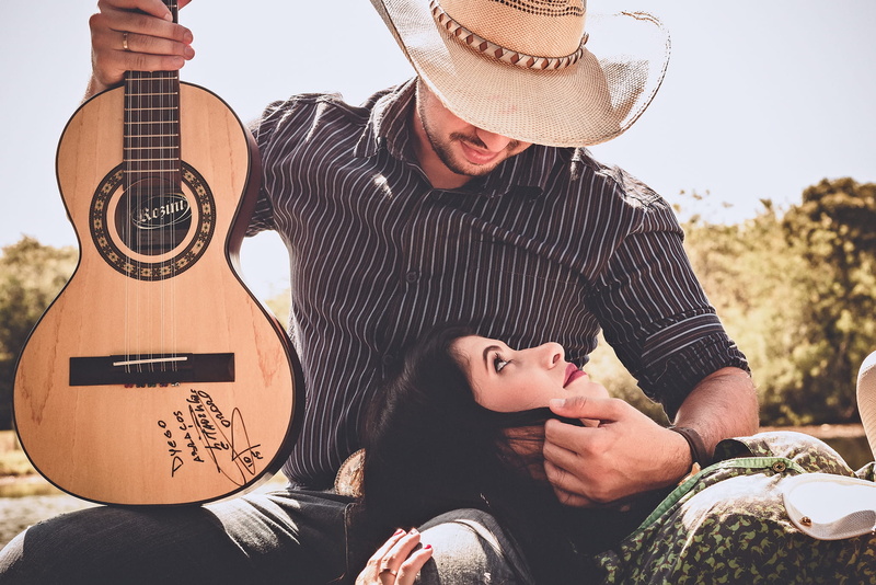 long, justifyyourlove, green, clothing, string instrument, sitting, musical instrument, black, smiling, girl, sleeved, hat, leisure activity, hand, brown