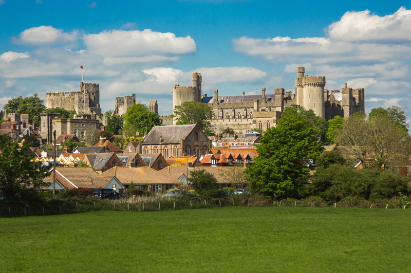 monument, england, outdoors, cloud - sky, green color, sky, city, the past, cityscape, 5K, travel destinations, arundel castle, built structure, building exterior