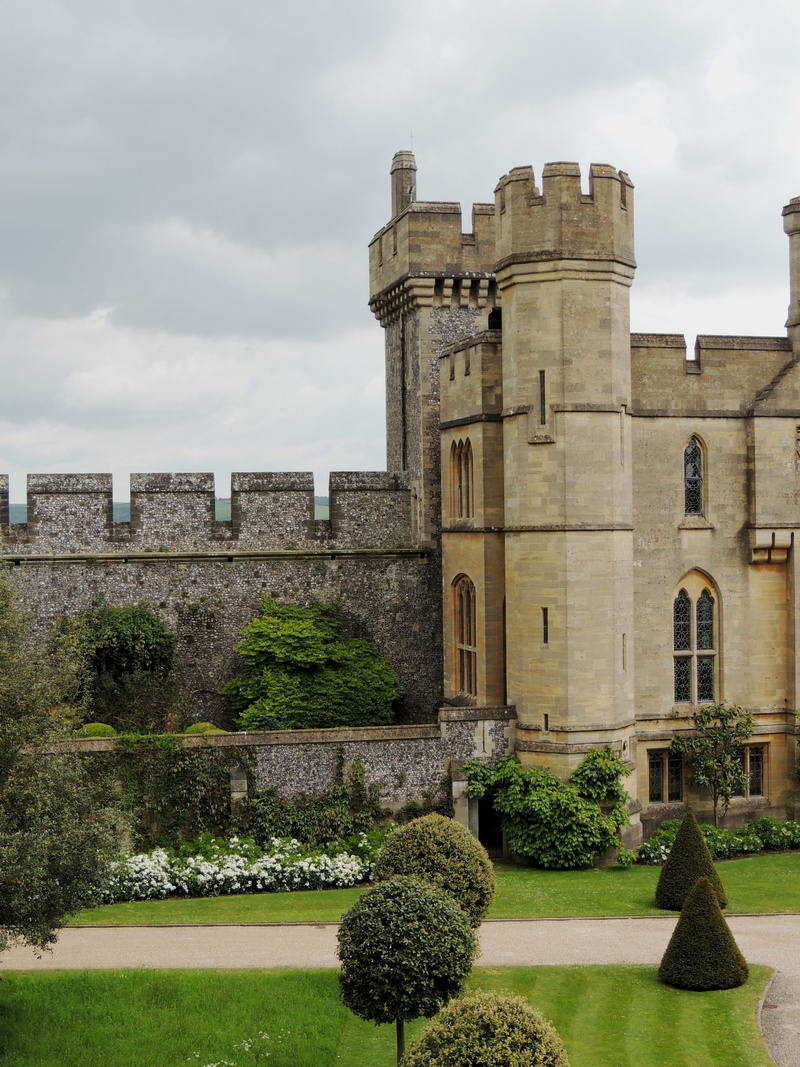 lawn, west sussex, hedge, nature, day, green color, building exterior, built structure, 2K, sky, grass, arundel, castle, building, architecture, growth