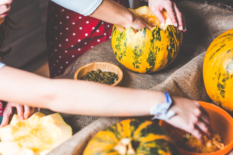 food, people, freshness, autumn, close-up, decoration, season, indoors, hand, holding, Halloween, holiday, pumpkin, offspring, Pumpkins, pumpkin seeds