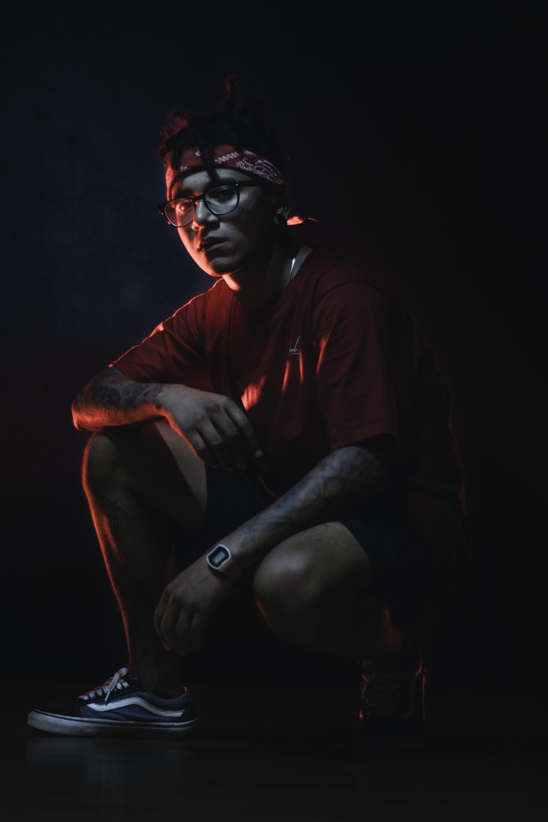 looking, vans, crouch, style, men, mask, 4K, background, fashion, indoors, crew, studio shot, t, glass, looking away, person, wearing, red tshirt, black