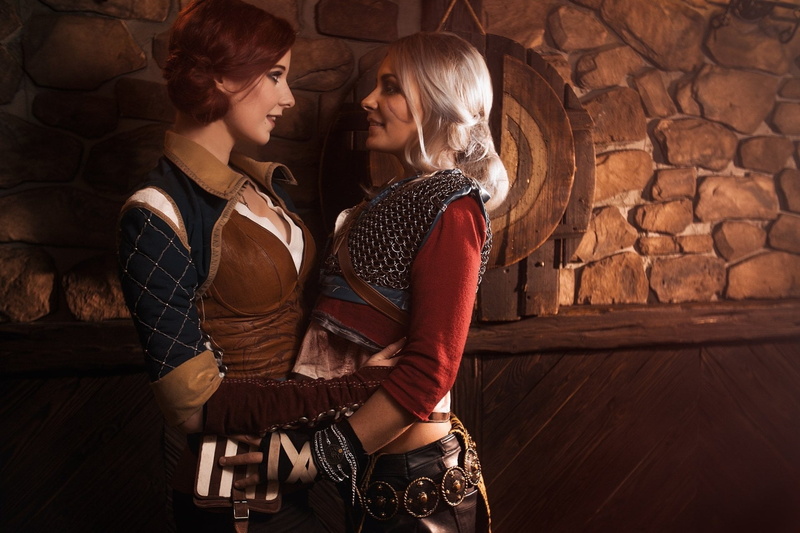 young adult, 1080P, standing, heterosexual couple, young women, two people, Women, indoors, wood - material, The Witcher, togetherness, females, casual clothing