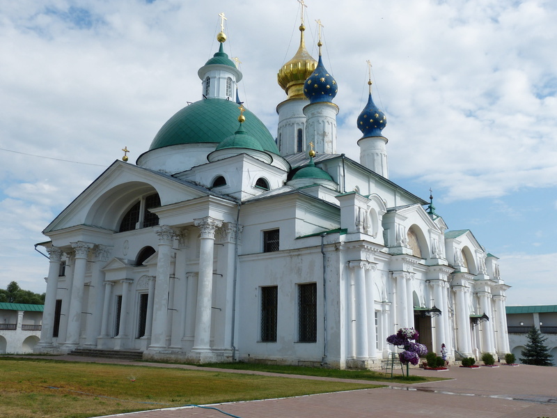 outdoors, spirituality, dome, religion, travel destinations, place of worship, cloud - sky, incidental people, history, famous Place, arch, cultures, blue