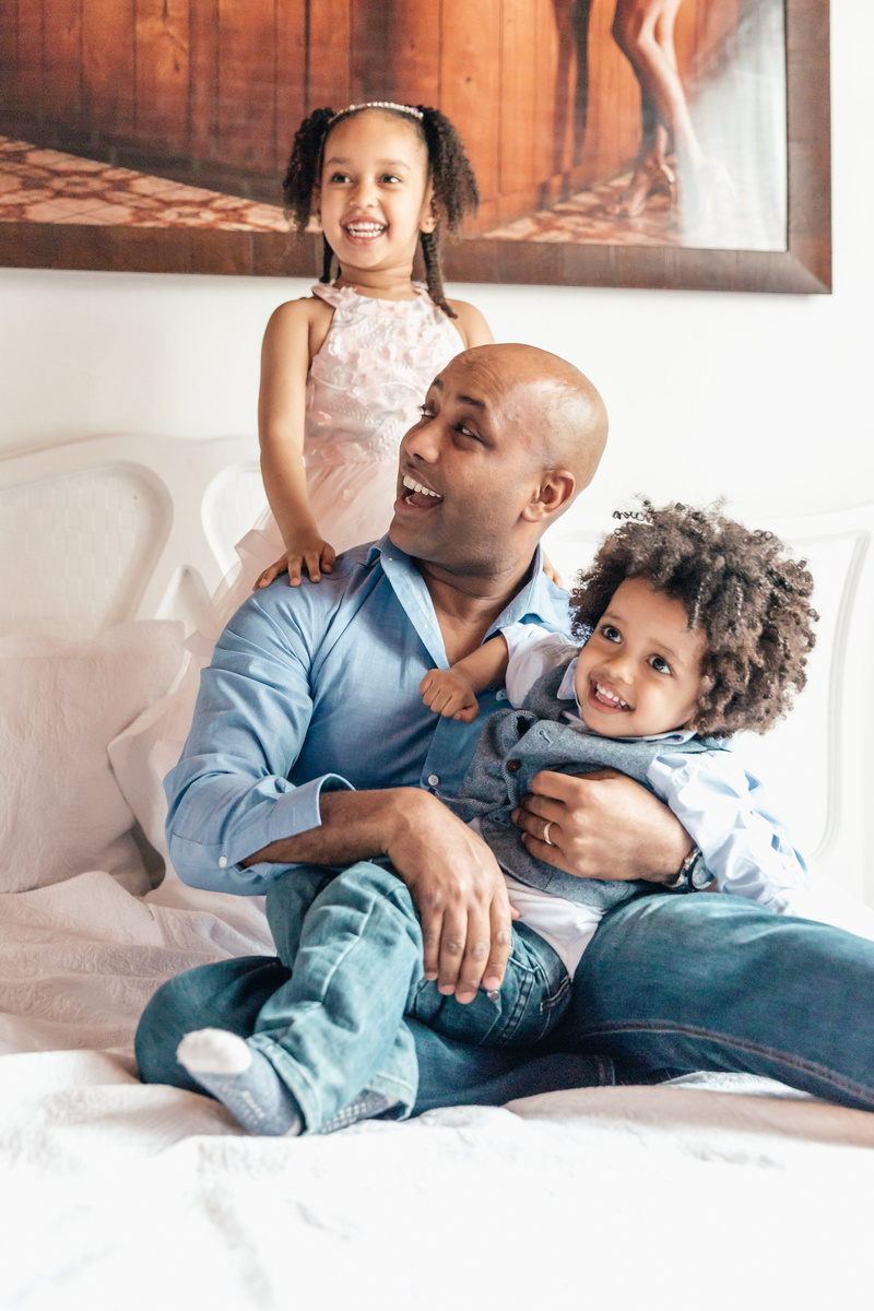 child, women, females, positive emotion, fun, parent, sitting, real people, males, indoors, Children, childhood, 4K, Family, photo, smiling, Father, men