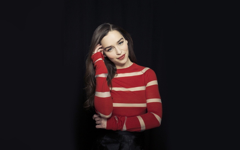 smiling, clarke, women, emilia clarke, simple, emilia, background, simple background, 1080P