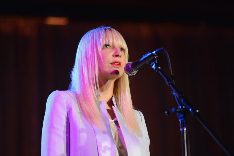 face, sia, 2K