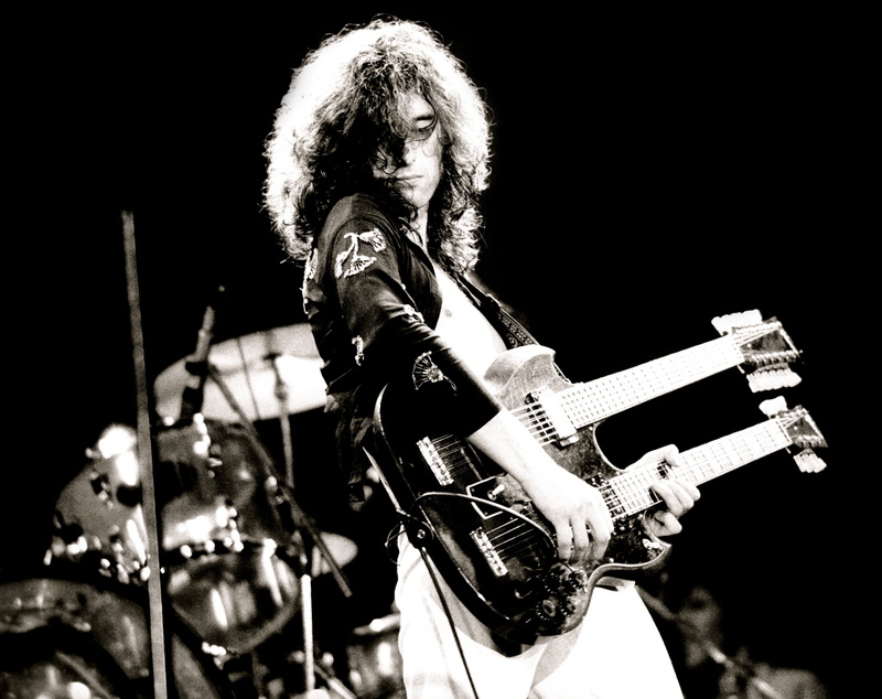 electric guitar, performance, plucking an instrument, popular music concert, entertainment occupation, Page, nightlife, music, artist, black, string, string instrument