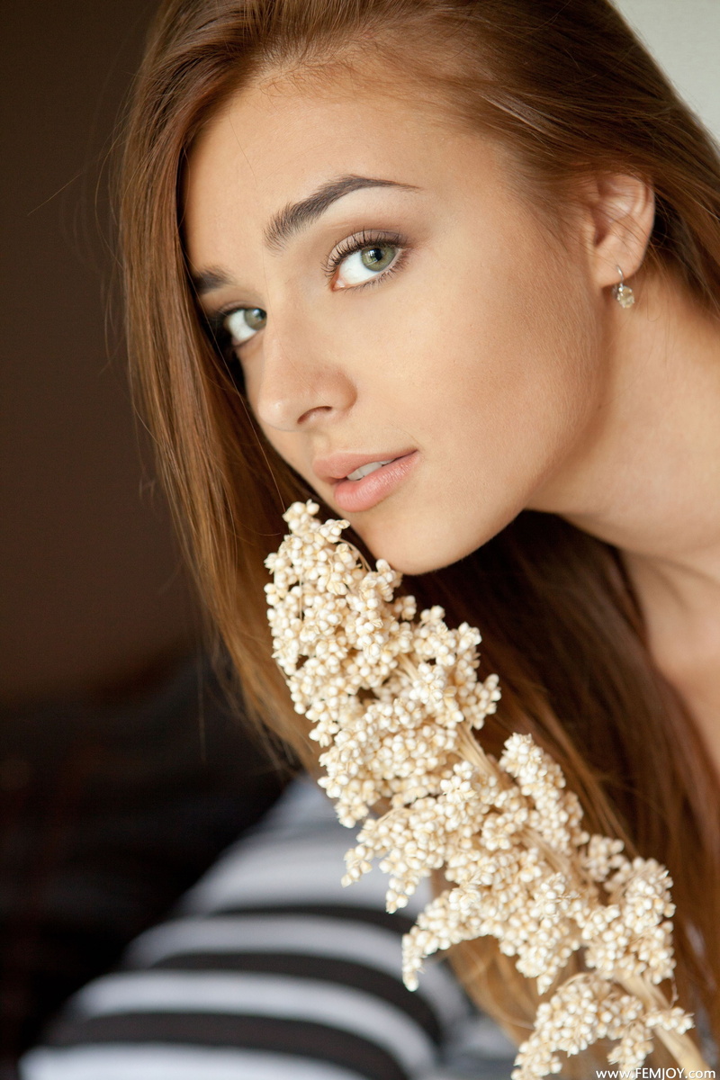 adult, brunette, close-up, white, women, beauty, Adriana F, luxury, human hair, beautiful people, headshot, model, beautiful woman, popcorn, flower, portrait